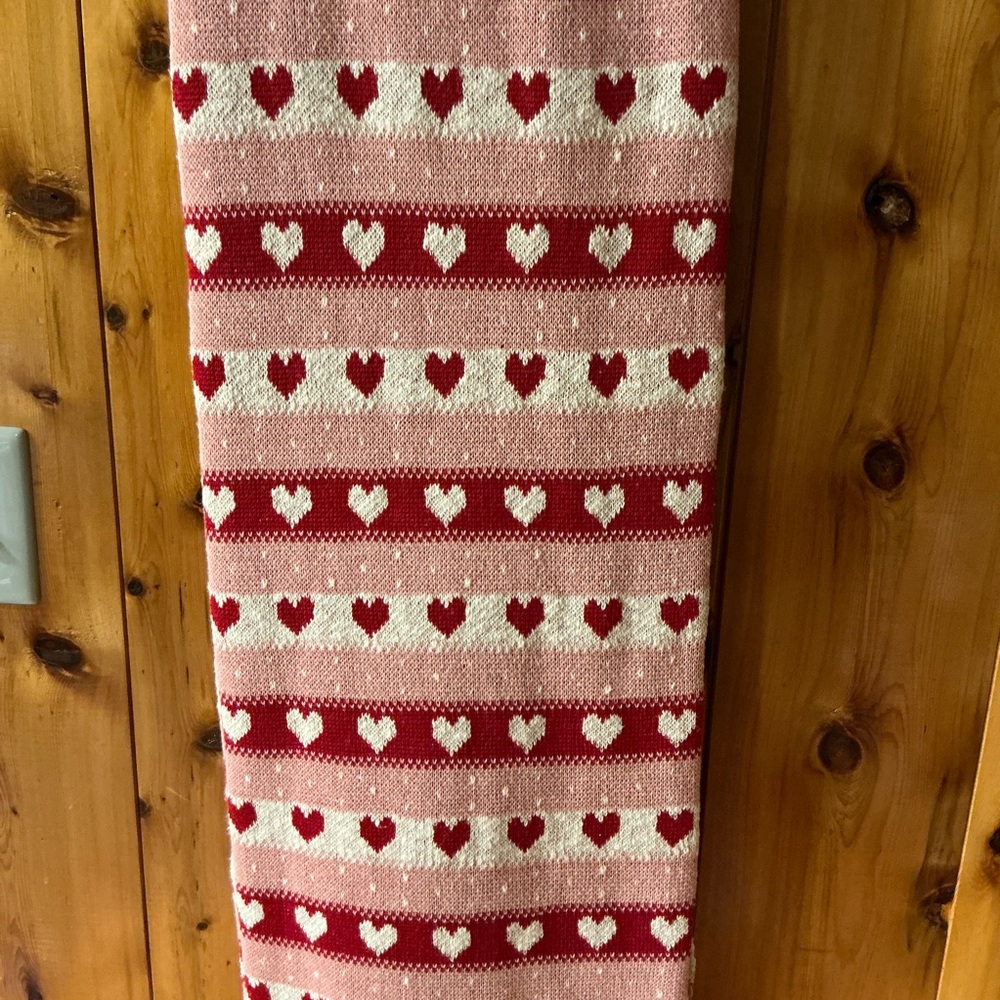 Isaac Mizrahi Multi Heart Throw- 50” x 70” - Picture 4 of 5